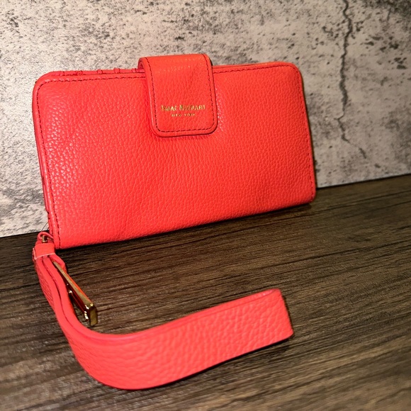 ISAAC MIZRAHI CORAL WRISTLET - Picture 1 of 4